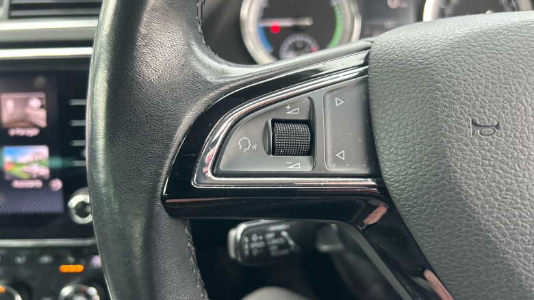 Skoda Superb 1.4 TSI iV SE L DSG 5dr Hatchback